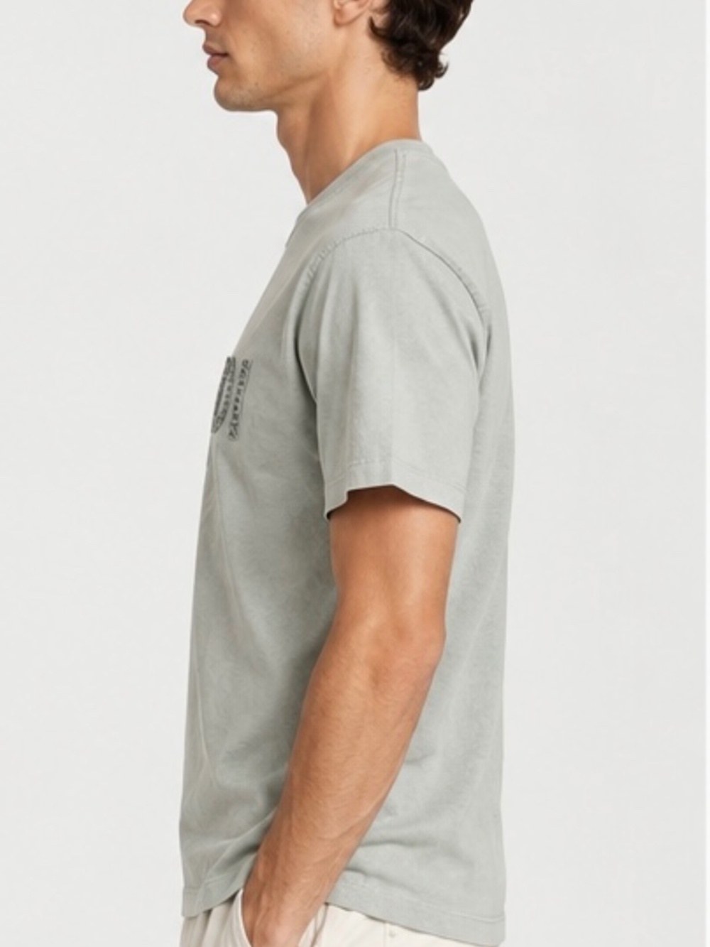 FENDI Roma Embroidered Logo Tee (XL) - Picture 3 of 14